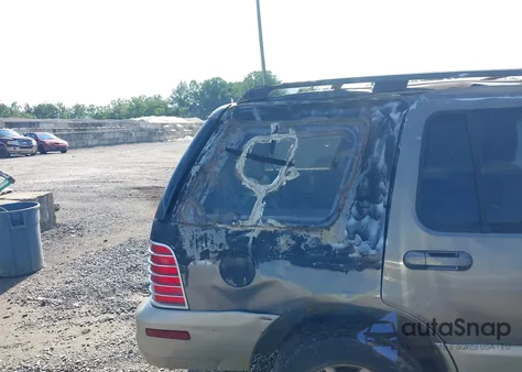 2004 Mercury Mountaineer из США, поврежденный, VIN 4M2ZU86K84ZJ29277